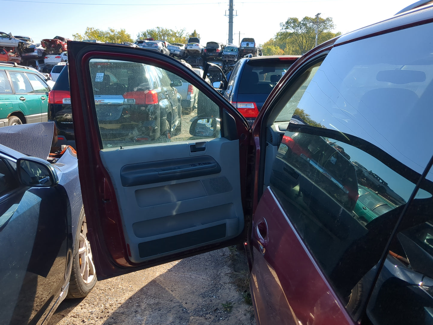 2004-2007 Ford Freestar Driver Front Door Oem - Oemusedautoparts1.com