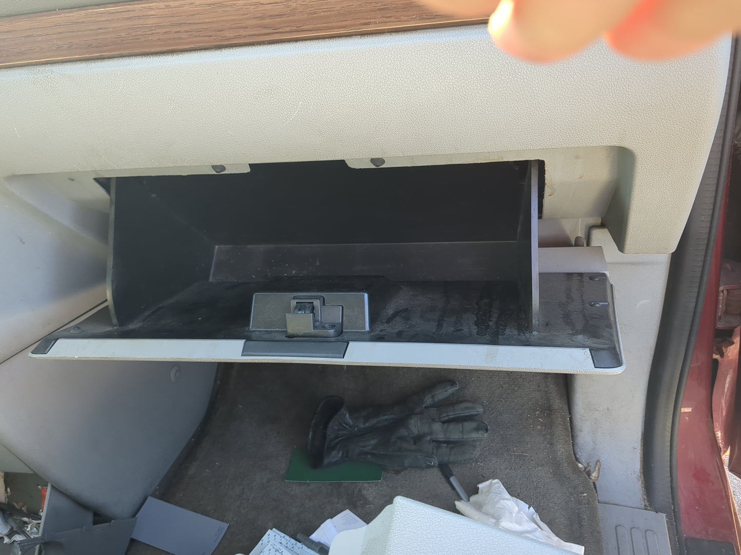 2004 Ford Freestar Passenger Glove Box Door Storage Compartment - Oemusedautoparts1.com