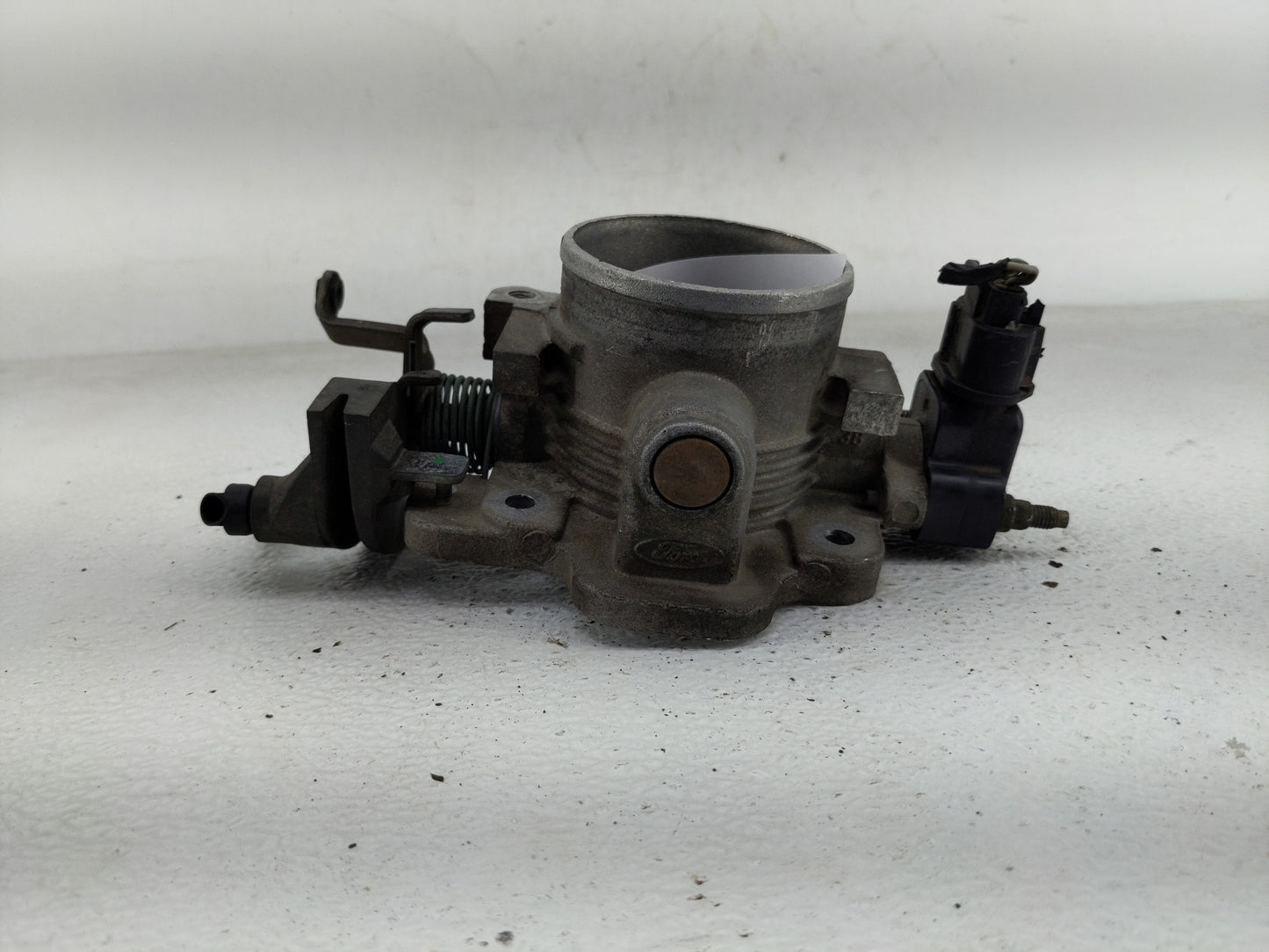 2004-2007 Ford Freestar Throttle Body P/N:F5RF 9B989 Fits Fits 2004 2005 2006 2007 OEM Used Auto Parts - Oemusedautoparts1.c