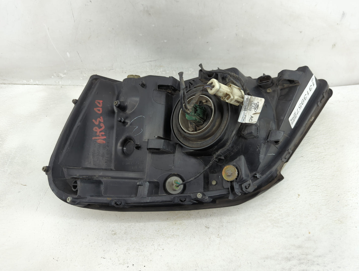 2004-2007 Ford Freestar Passenger Right Oem Head Light Headlight Lamp - Oemusedautoparts1.com