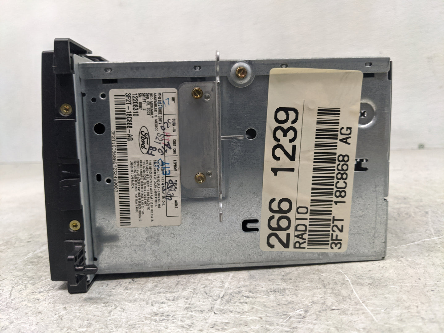 2004-2005 Ford Freestar Radio AM FM Cd Player Receiver Replacement P/N:3F2T 18C868 AG Fits Fits 2004 2005 OEM Used Auto Part