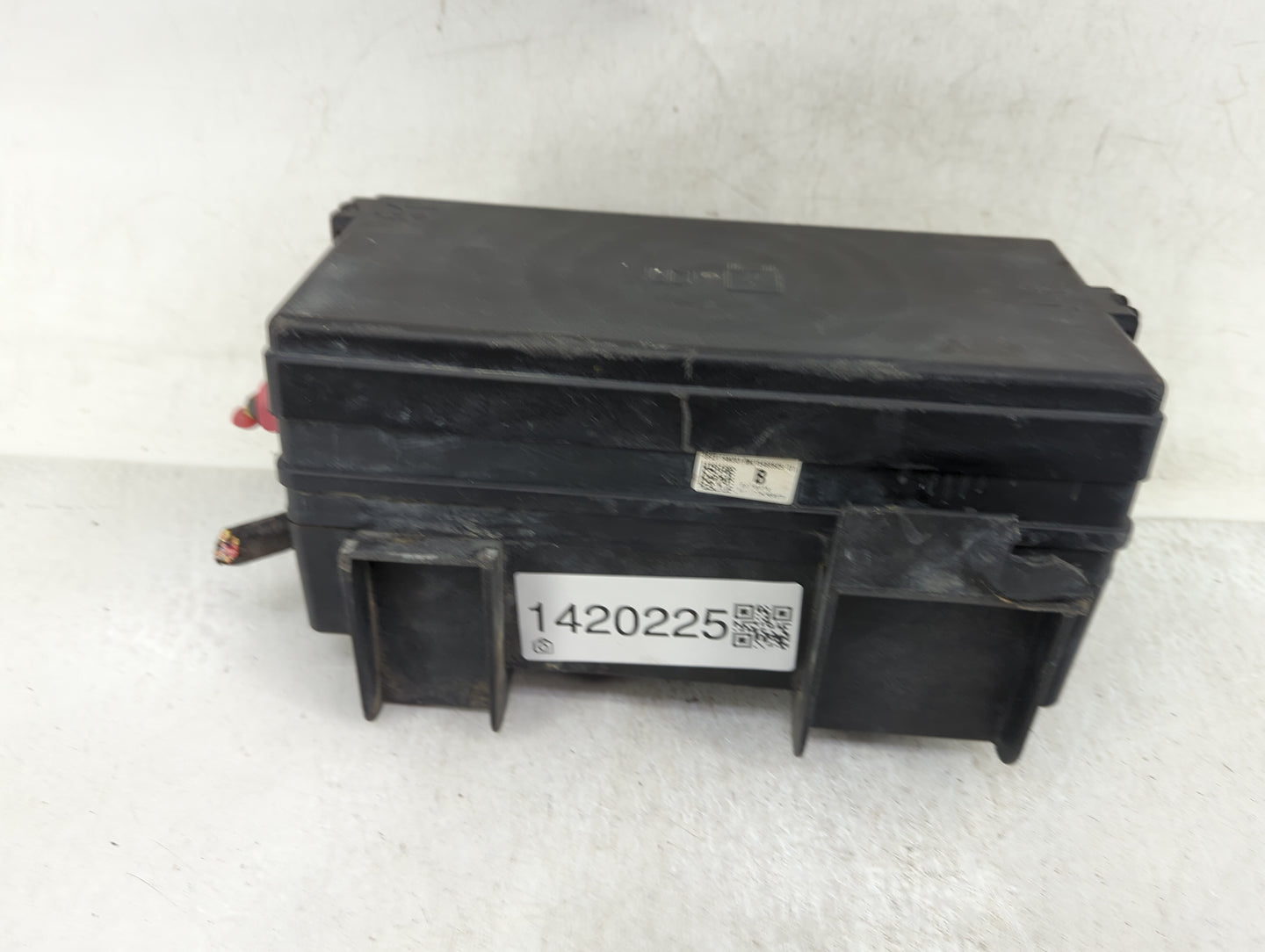 2004-2005 Ford Freestar Fusebox Fuse Box Panel Relay Module Fits Fits 2004 2005 OEM Used Auto Parts - Oemusedautoparts1.com