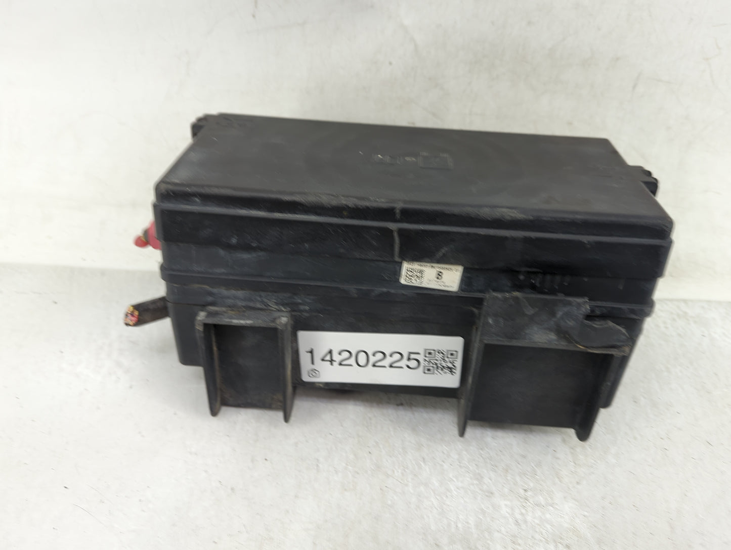 2004-2005 Ford Freestar Fusebox Fuse Box Panel Relay Module Fits Fits 2004 2005 OEM Used Auto Parts - Oemusedautoparts1.com