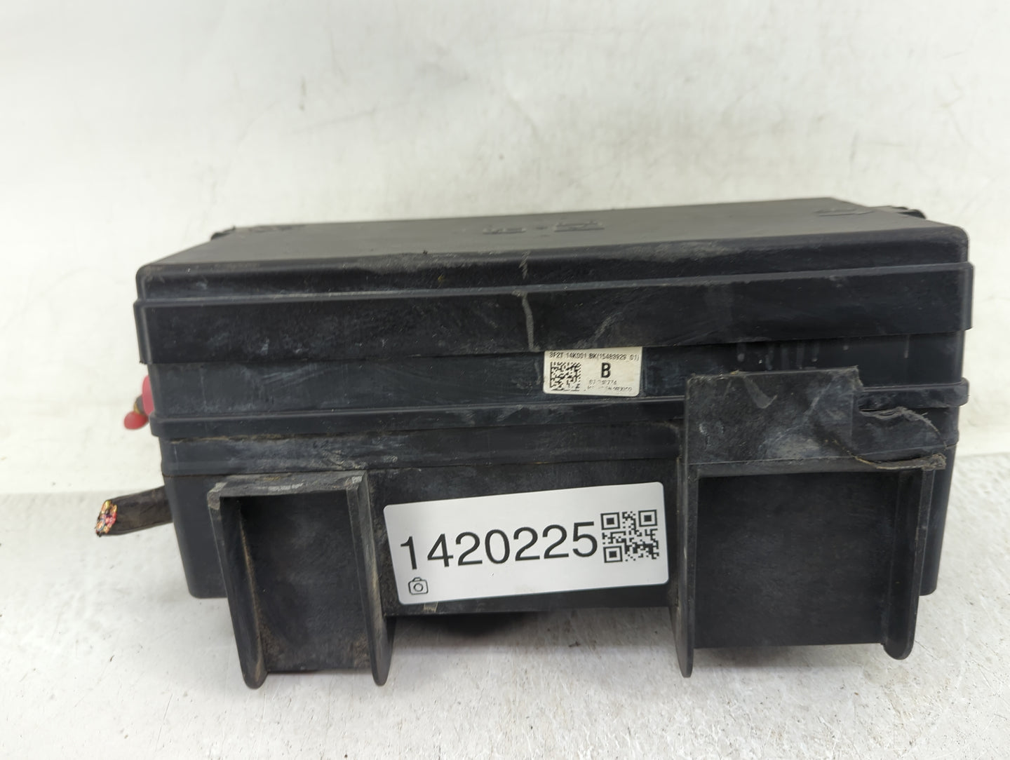 2004-2005 Ford Freestar Fusebox Fuse Box Panel Relay Module Fits Fits 2004 2005 OEM Used Auto Parts - Oemusedautoparts1.com