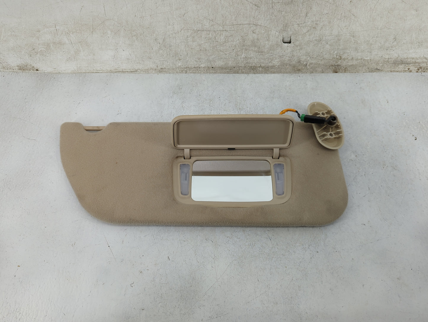 2004 Ford Freestar Sun Visor Shade Replacement Passenger Right Mirror Fits OEM Used Auto Parts - Oemusedautoparts1.com