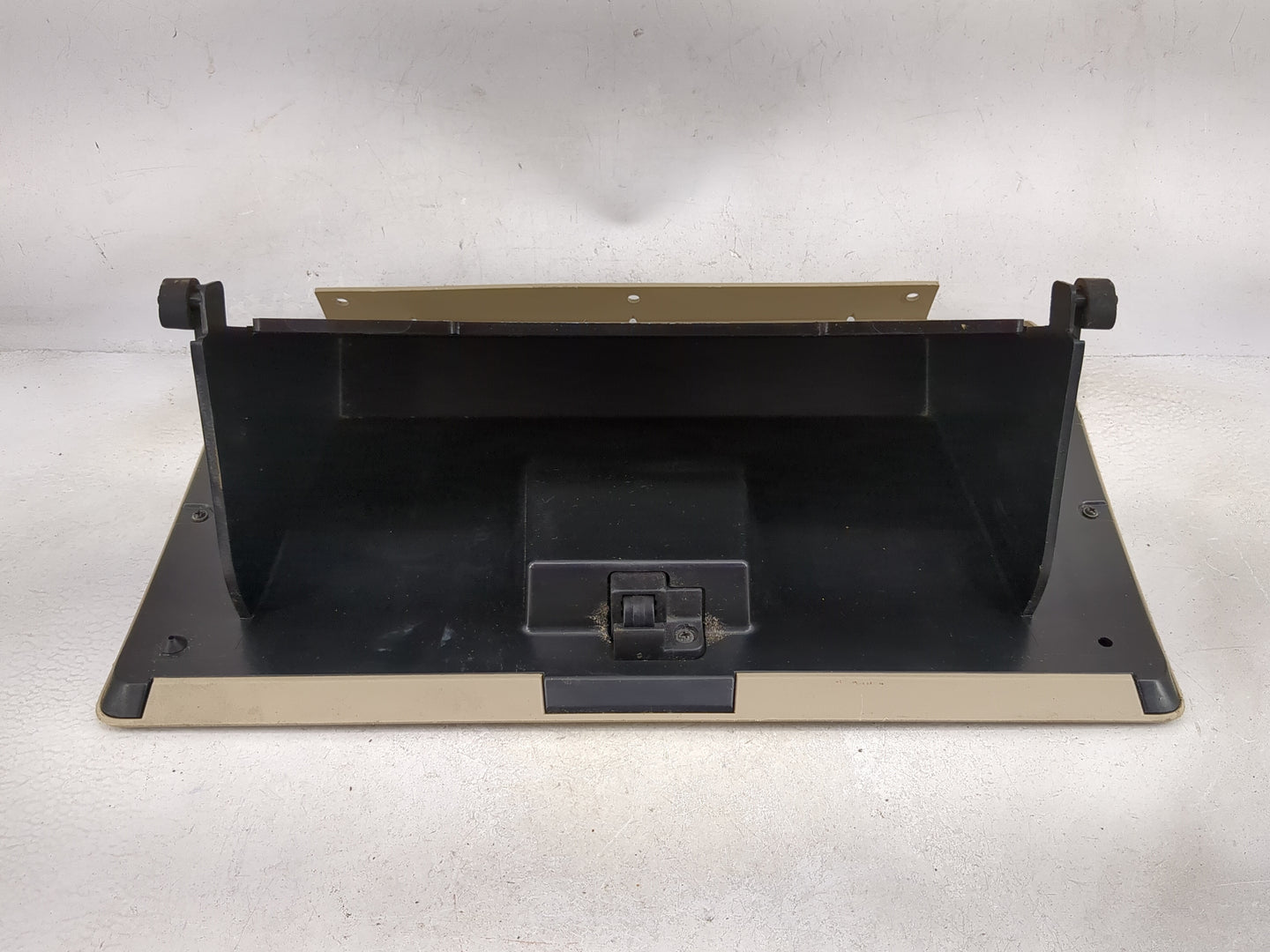 2004 Ford Freestar Passenger Glove Box Door Storage Compartment Tan - Oemusedautoparts1.com