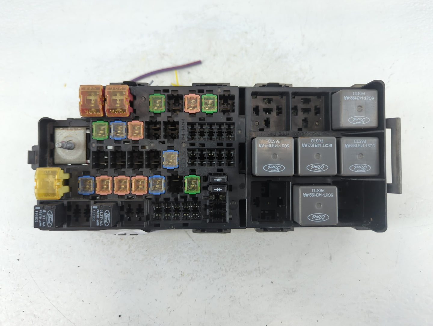2004 Ford Freestyle Fusebox Fuse Box Panel Relay Module P/N:7154-5616-30 5C3T-14B192-AA Fits OEM Used Auto Parts - Oemusedau