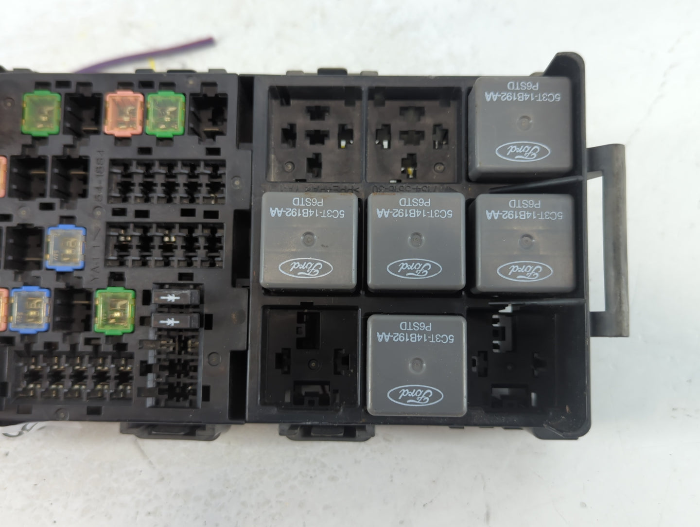 2004 Ford Freestyle Fusebox Fuse Box Panel Relay Module P/N:7154-5616-30 5C3T-14B192-AA Fits OEM Used Auto Parts - Oemusedau