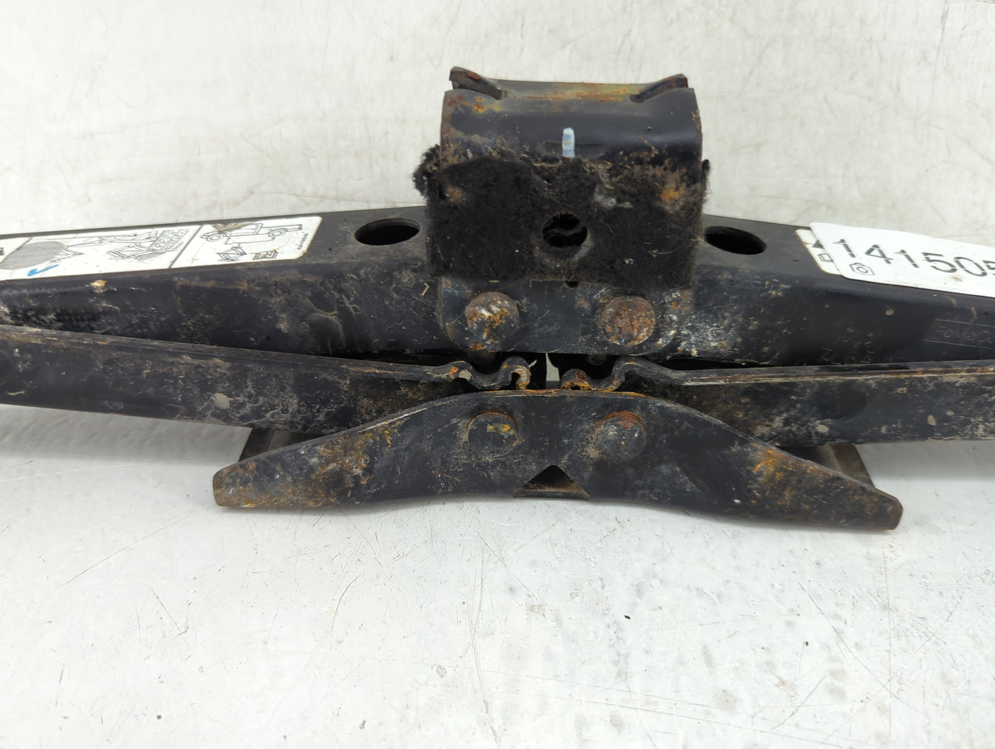 2004 Ford Lobo Spare Scissor Car Jack - Oemusedautoparts1.com