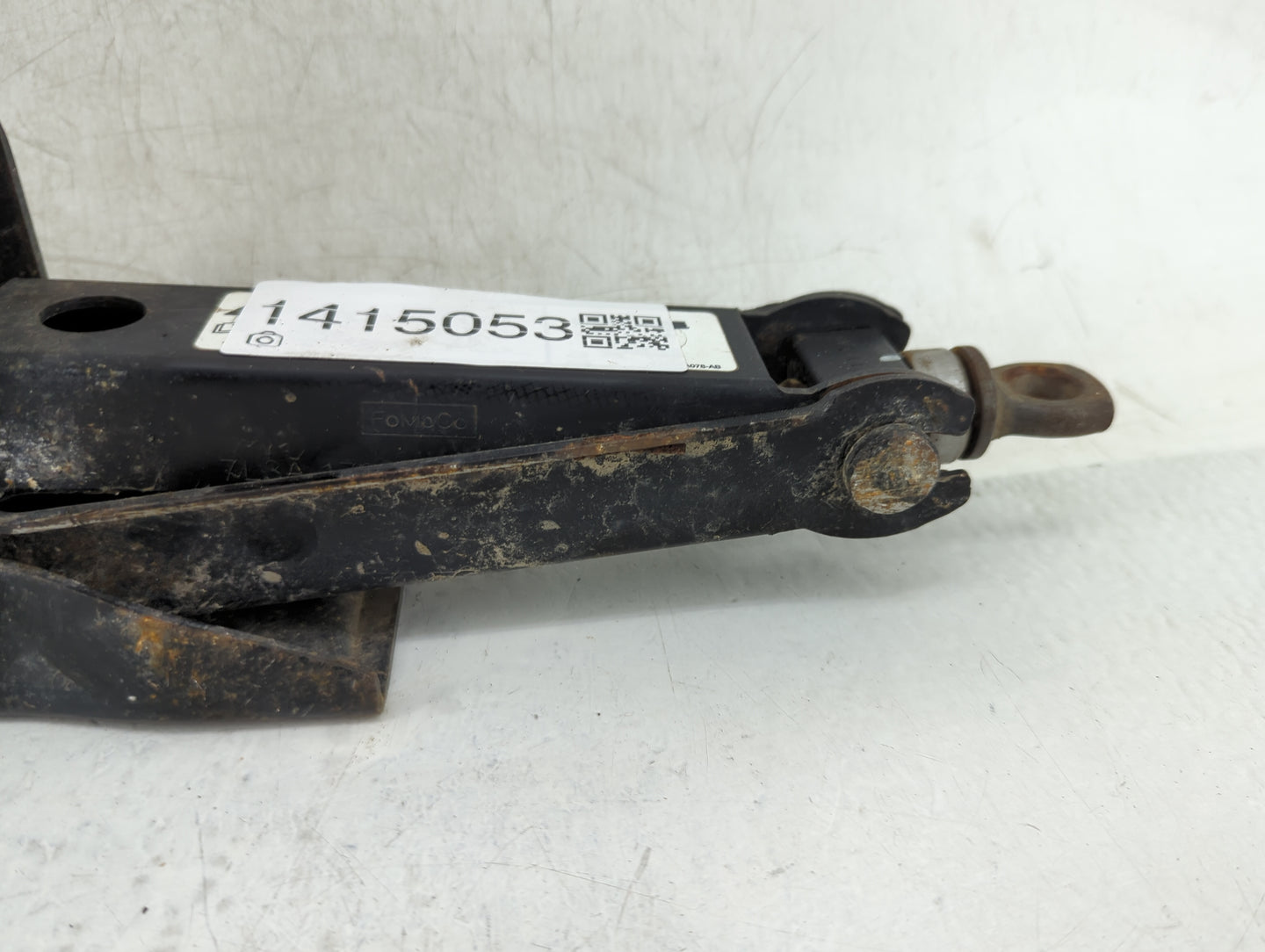 2004 Ford Lobo Spare Scissor Car Jack - Oemusedautoparts1.com