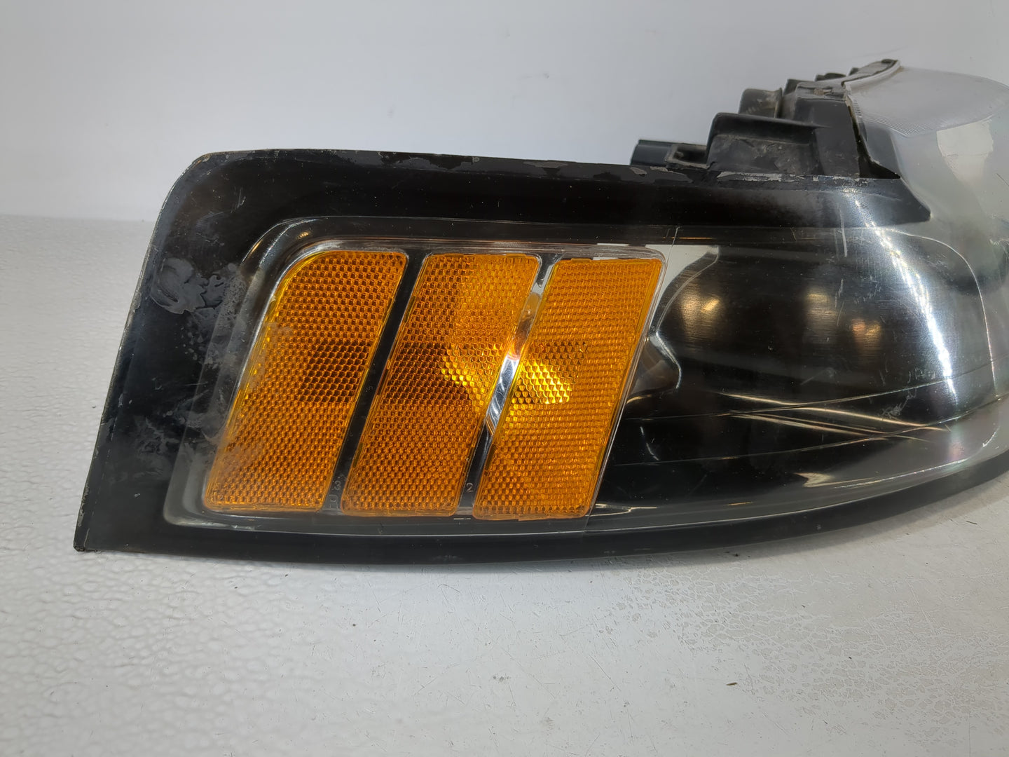 2001-2004 Ford Mustang Passenger Right Oem Head Light Headlight Lamp - Oemusedautoparts1.com