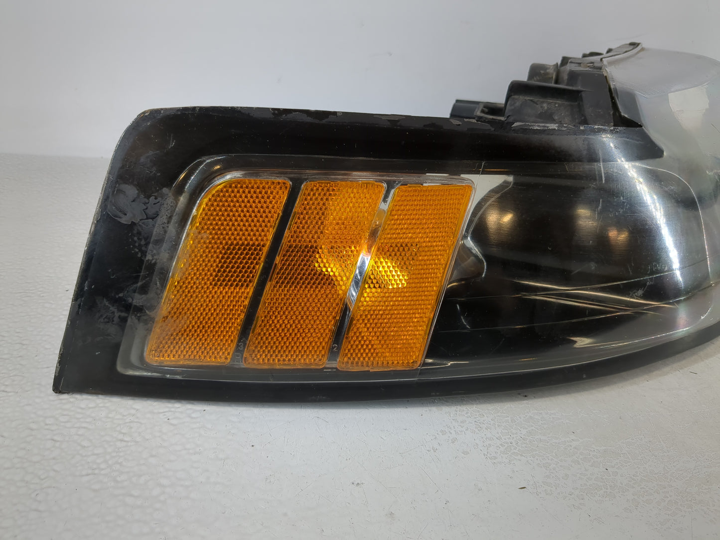 2001-2004 Ford Mustang Passenger Right Oem Head Light Headlight Lamp - Oemusedautoparts1.com