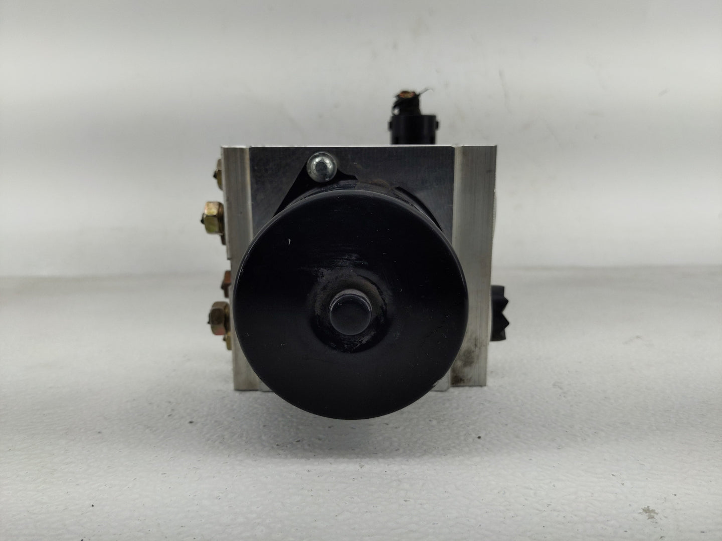 2004 Ford Mustang ABS Pump Control Module Replacement P/N:4R33-2C353-AG Fits OEM Used Auto Parts - Oemusedautoparts1.com