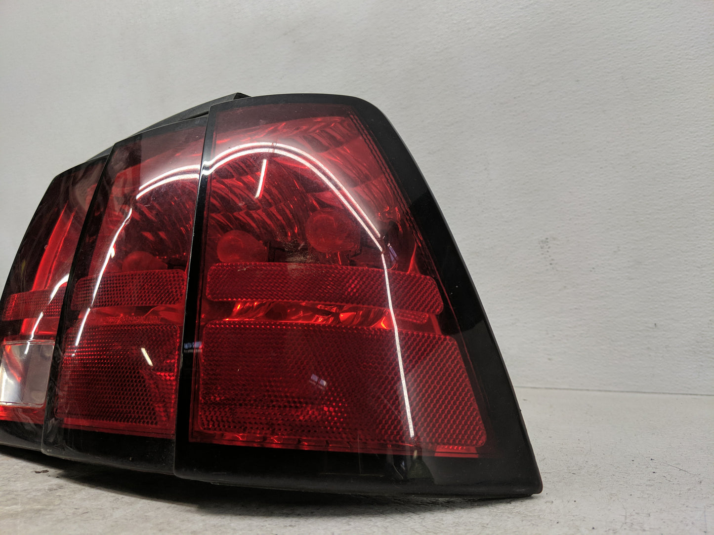 1999-2004 Ford Mustang Tail Light Assembly Passenger Right OEM P/N:XR33-13B504 Fits Fits 1999 2000 2001 2002 2003 2004 OEM U