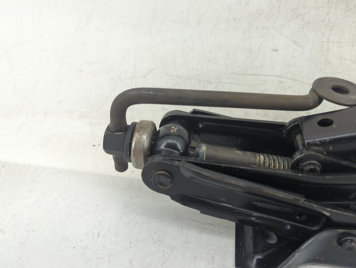 2004 Ford Mustang Spare Scissor Car Jack - Oemusedautoparts1.com