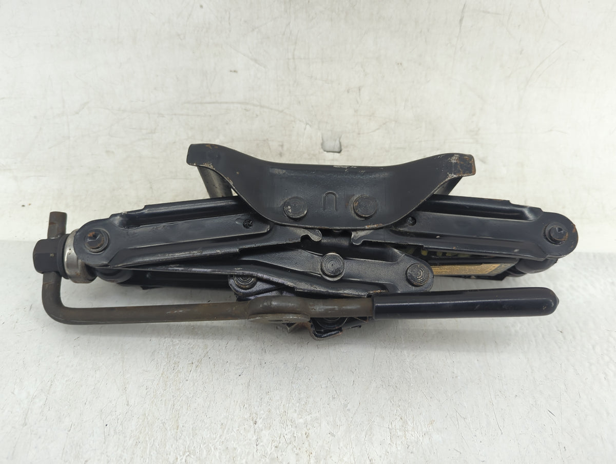 2004 Ford Mustang Spare Scissor Car Jack - Oemusedautoparts1.com