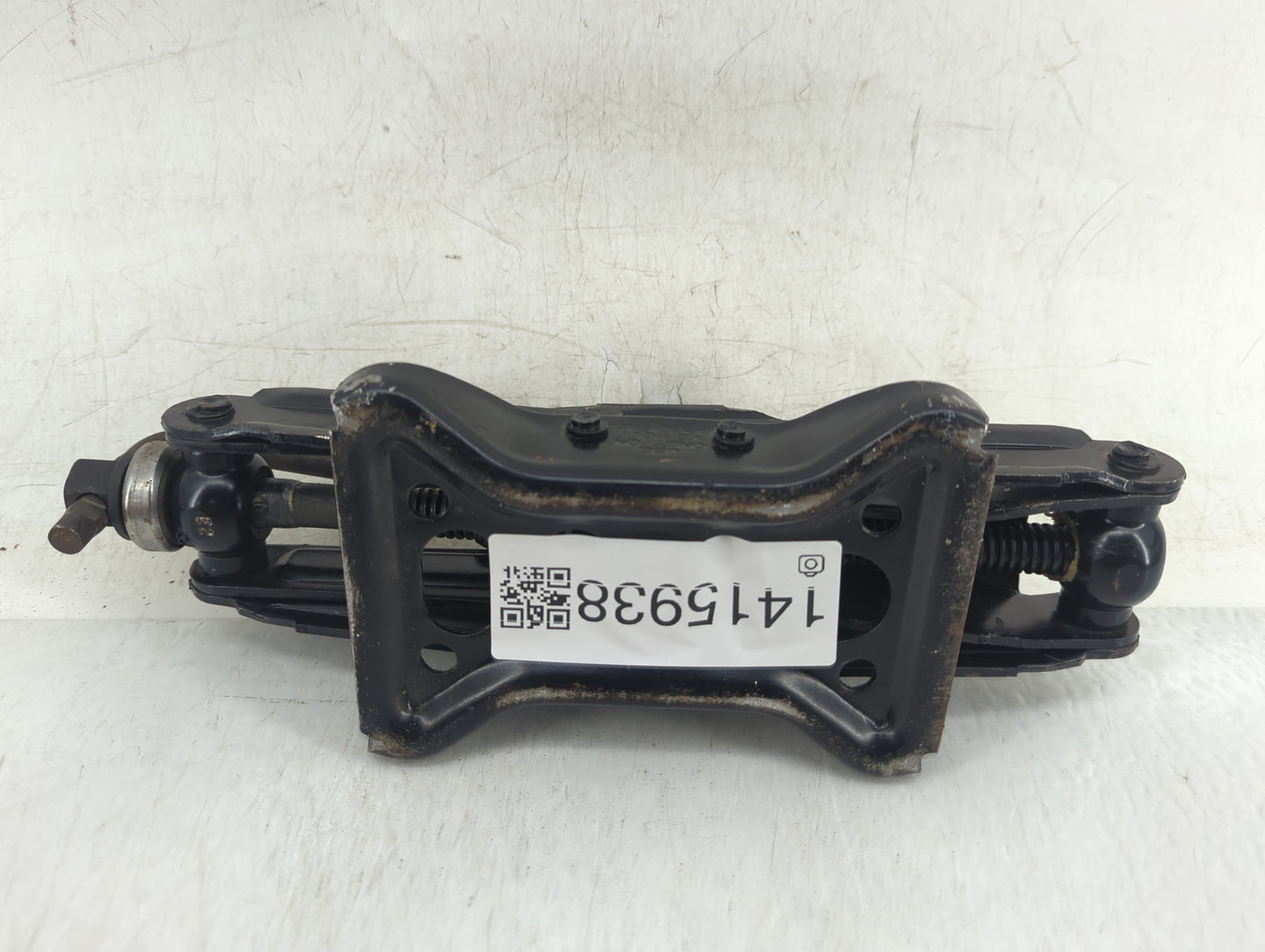2004 Ford Mustang Spare Scissor Car Jack - Oemusedautoparts1.com