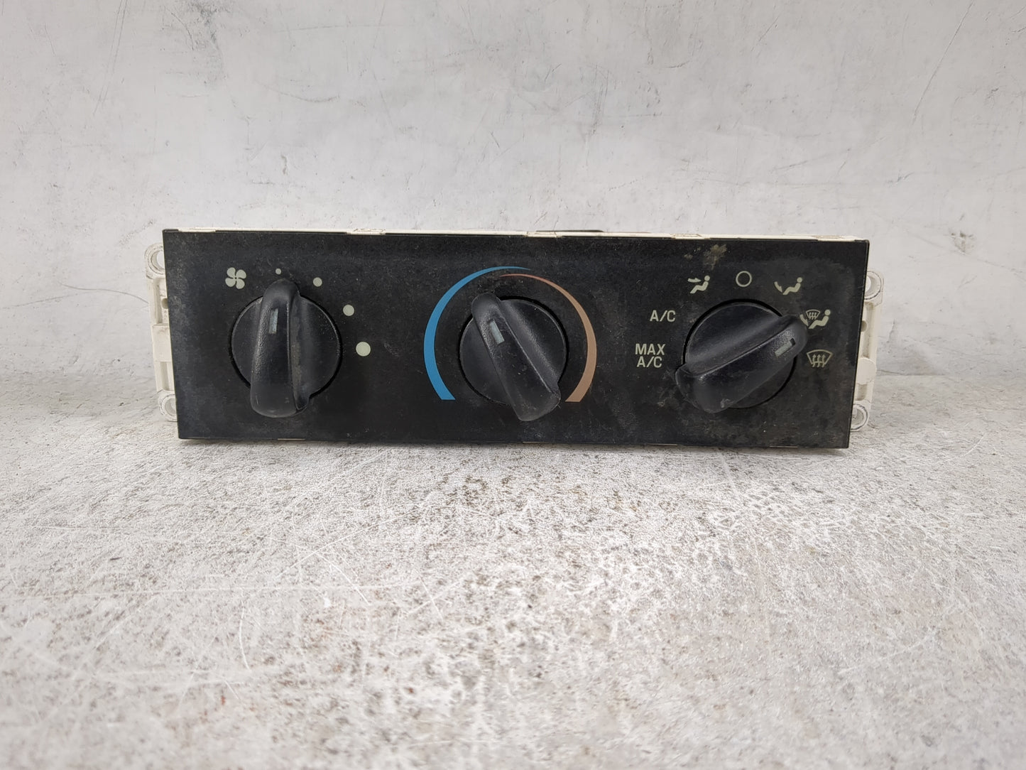 2001-2004 Ford Mustang Climate Control Module Temperature AC/Heater Replacement Fits Fits 2001 2002 2003 2004 OEM Used Auto 