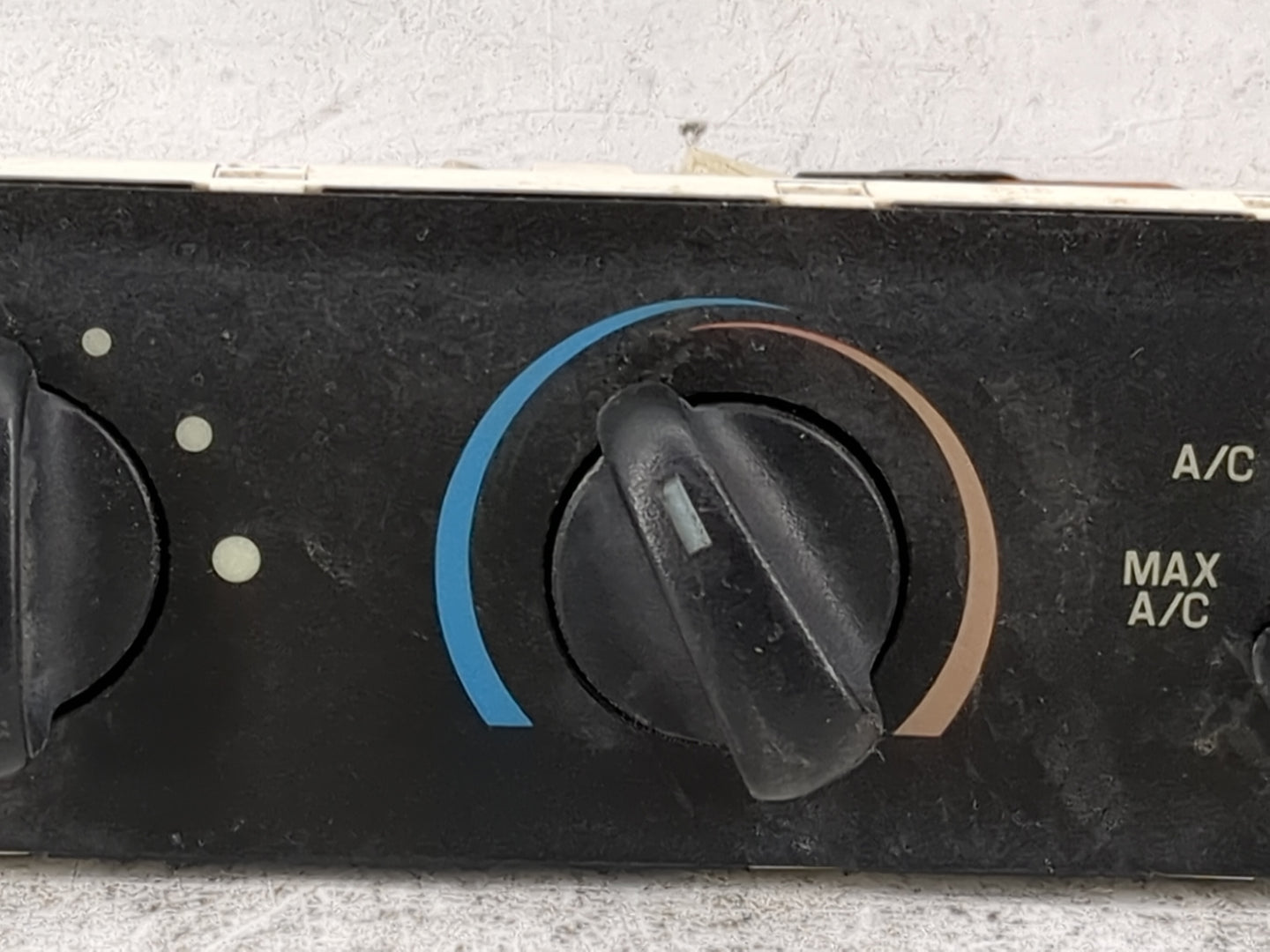 2001-2004 Ford Mustang Climate Control Module Temperature AC/Heater Replacement Fits Fits 2001 2002 2003 2004 OEM Used Auto 