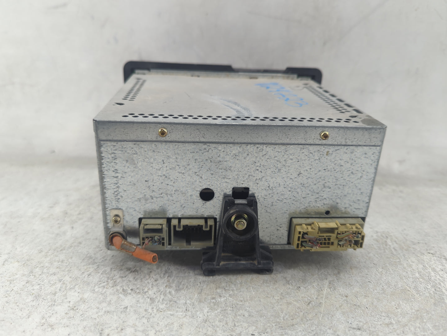 2001-2004 Ford Mustang Radio Cd Changer 3r3t-18c815-ue - Oemusedautoparts1.com