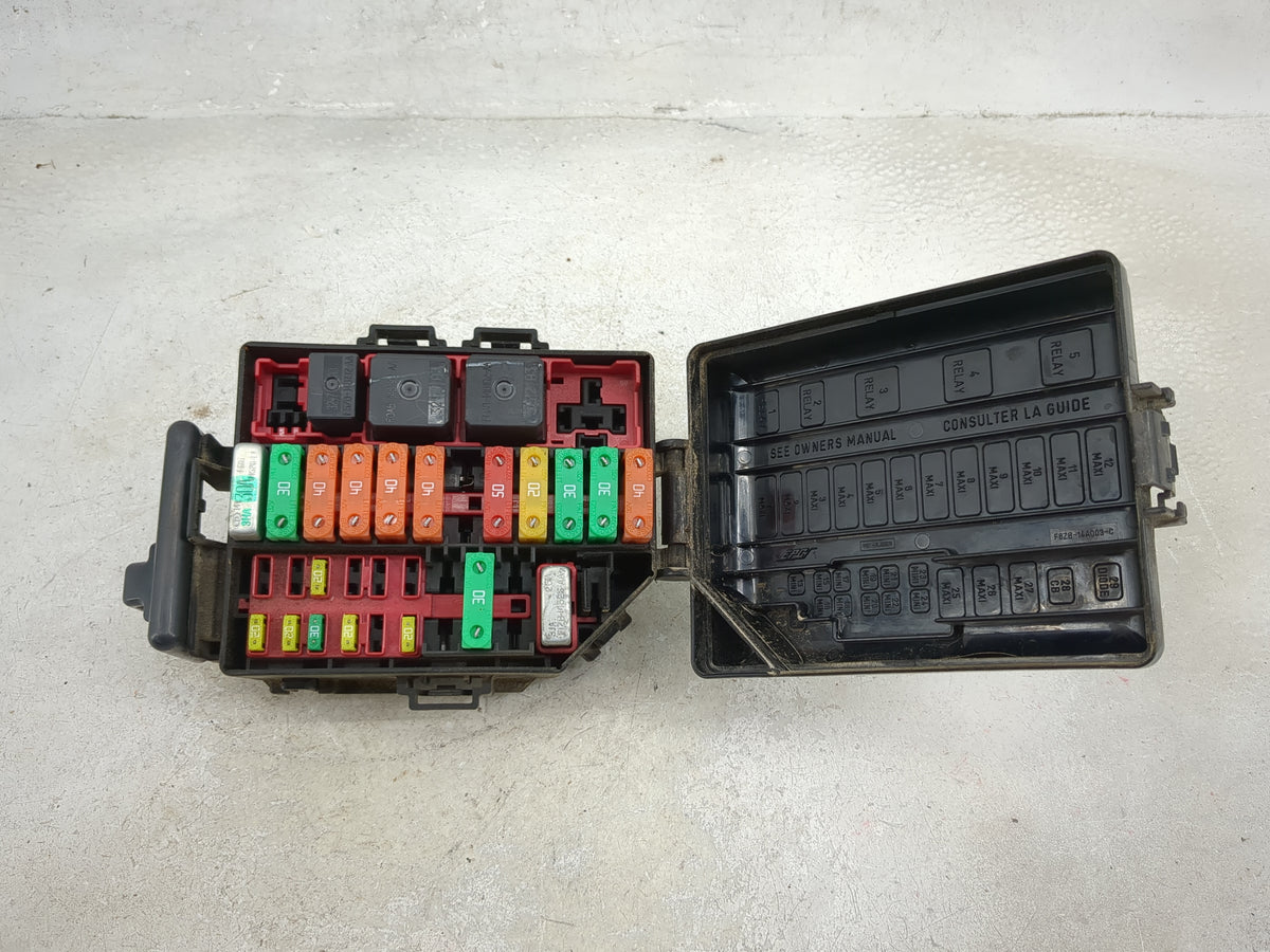 2003-2004 Ford Mustang Fusebox Fuse Box Panel Relay Module P/N:F8ZB-14A003-C F87B-14B192-AA, F0AB-14B192-AA Fits Fits 2003 2