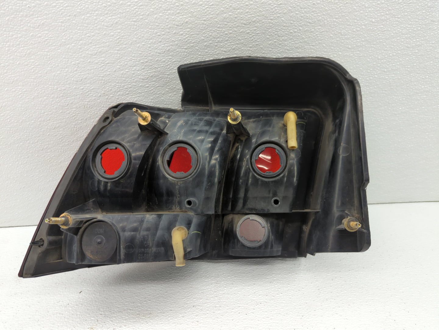 1999-2004 Ford Mustang Tail Light Assembly Passenger Right OEM P/N:XR33-13B504 331-1958R-UC Fits OEM Used Auto Parts - Oemus