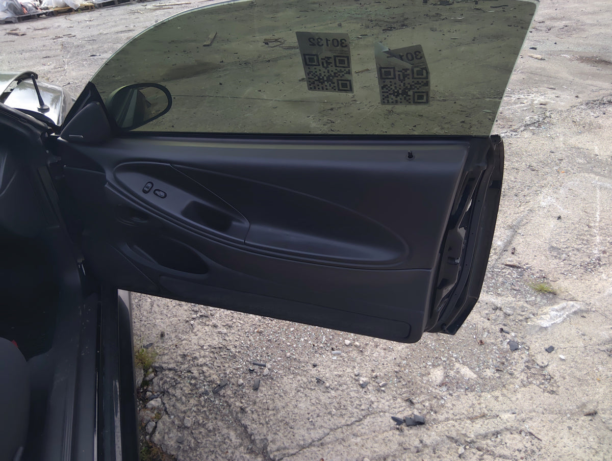 2004 Ford Mustang Front Right Passenger Interior Door Panel Trim - Oemusedautoparts1.com