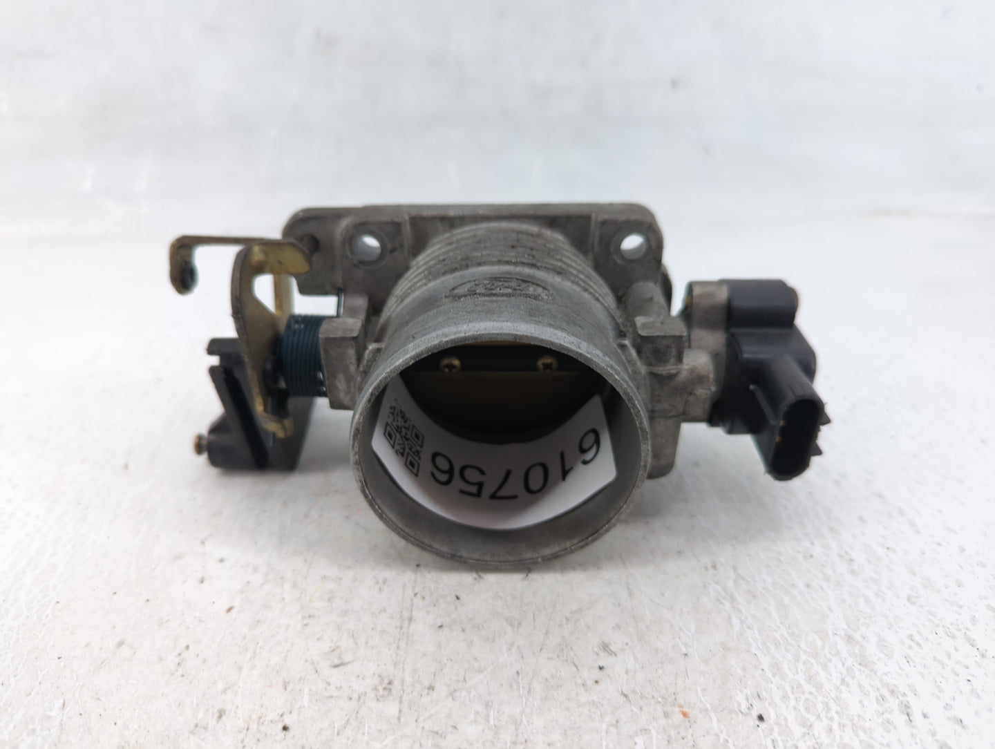 2002-2004 Ford Mustang Throttle Body Fits Fits 2002 2003 2004 OEM Used Auto Parts - Oemusedautoparts1.com