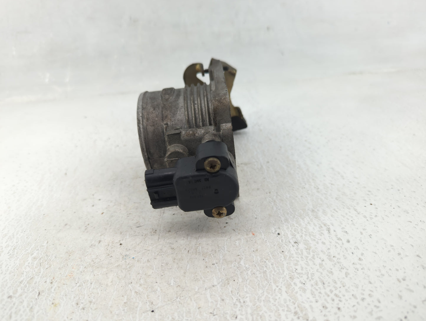 2002-2004 Ford Mustang Throttle Body Fits Fits 2002 2003 2004 OEM Used Auto Parts - Oemusedautoparts1.com