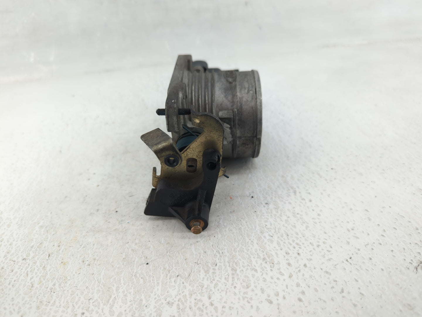 2002-2004 Ford Mustang Throttle Body Fits Fits 2002 2003 2004 OEM Used Auto Parts - Oemusedautoparts1.com