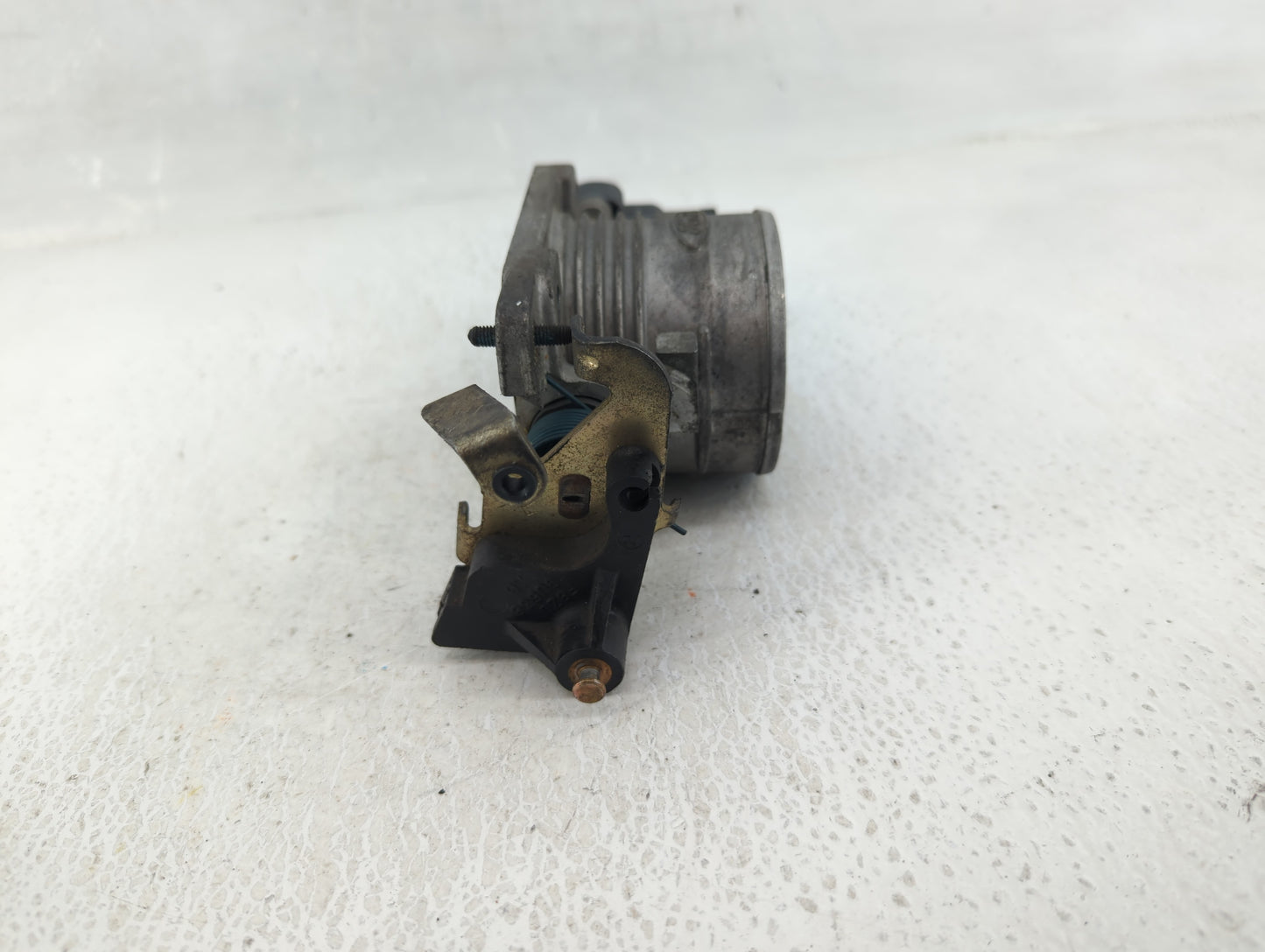 2002-2004 Ford Mustang Throttle Body Fits Fits 2002 2003 2004 OEM Used Auto Parts - Oemusedautoparts1.com