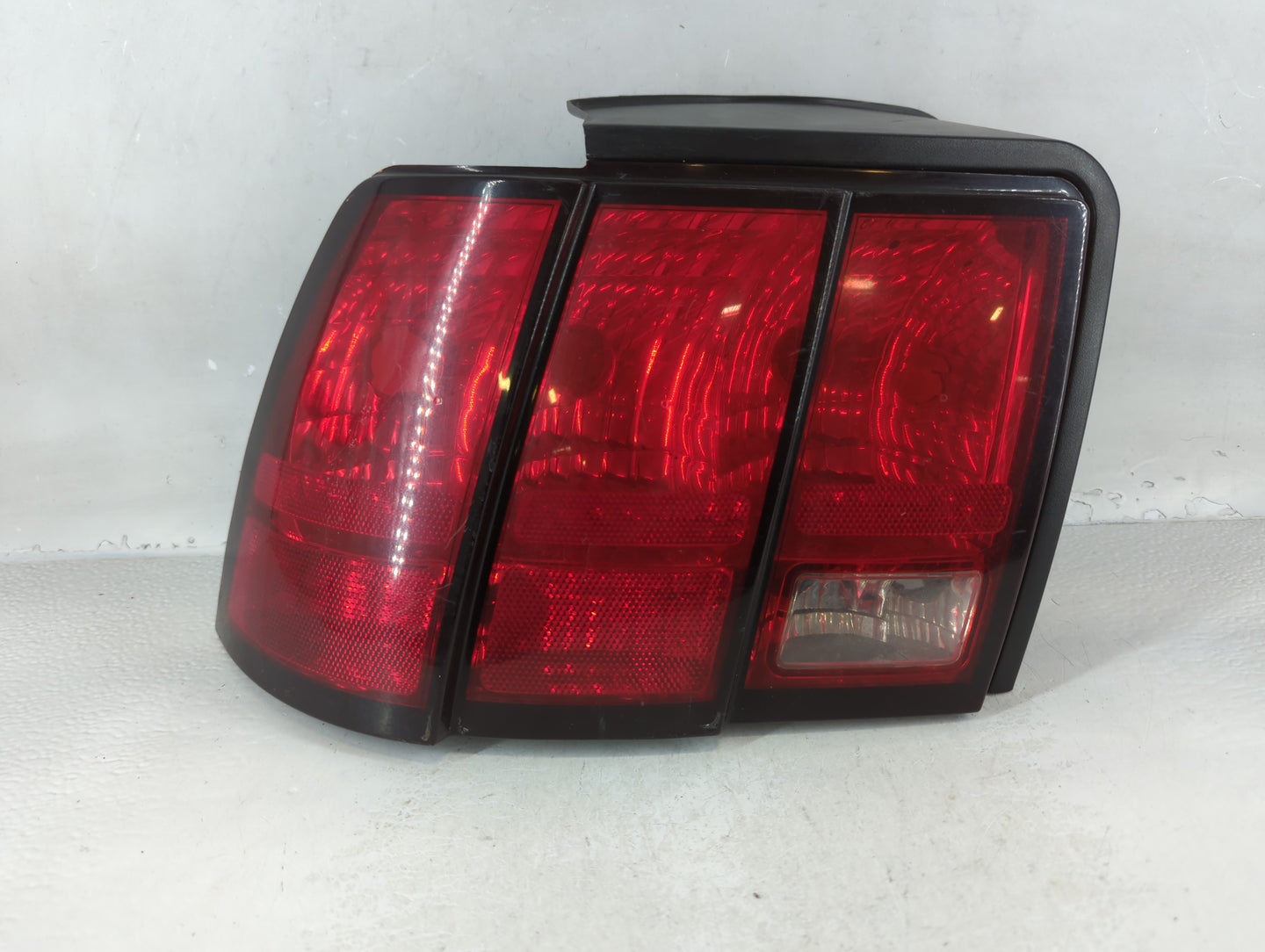 1999-2004 Ford Mustang Tail Light Assembly Driver Left OEM P/N:XR33-13B505-A Fits Fits 1999 2000 2001 2002 2003 2004 OEM Use