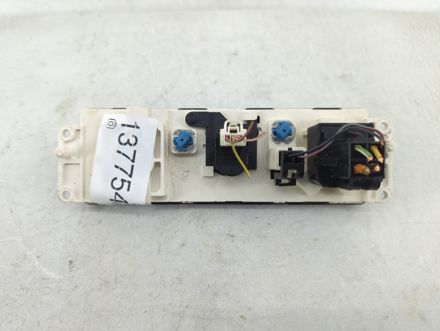 2003-2011 Ford Ranger Climate Control Module Temperature AC/Heater Replacement P/N:XL5H-19C733-BA 3L5H-19E764-AA Fits OEM Us