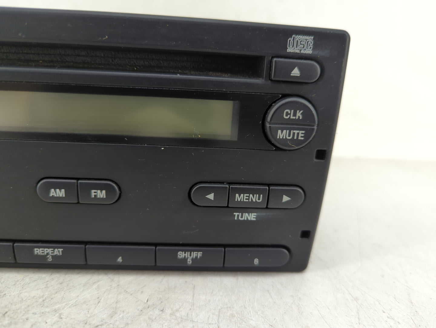 2004-2005 Ford Ranger Radio AM FM Cd Player Receiver Replacement P/N:4L5T-18C869-AE Fits Fits 2004 2005 OEM Used Auto Parts 