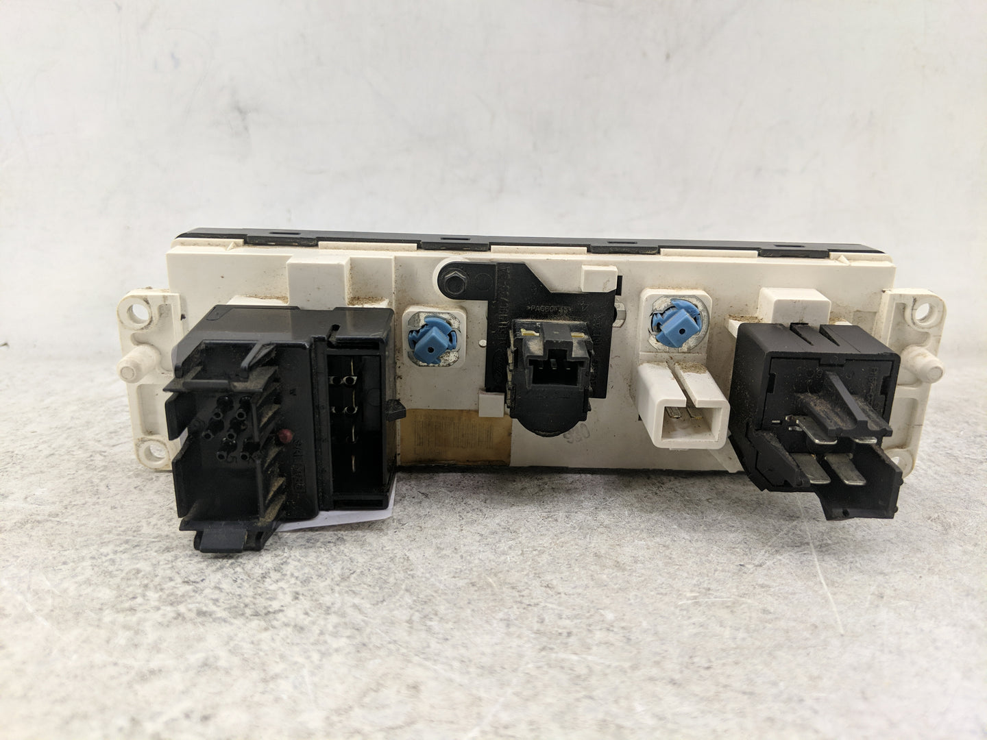 2003-2011 Ford Ranger Climate Control Module Temperature AC/Heater Replacement Fits OEM Used Auto Parts - Oemusedautoparts1.