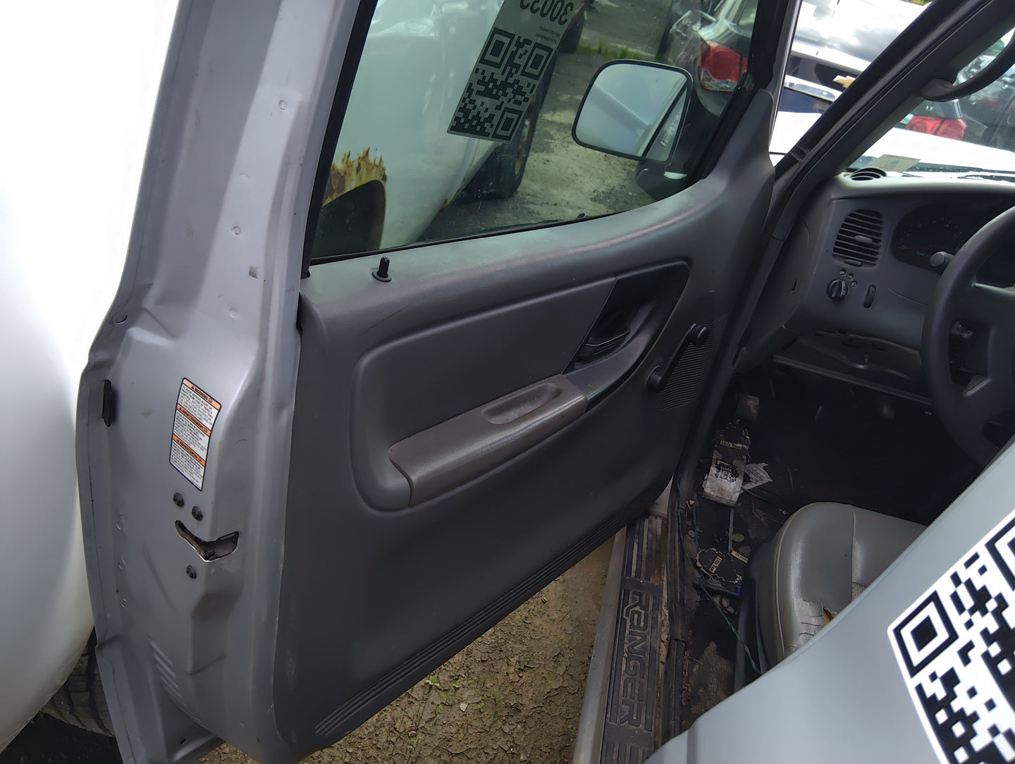 2004 Ford Ranger Front Left Driver Interior Door Panel Trim - Oemusedautoparts1.com