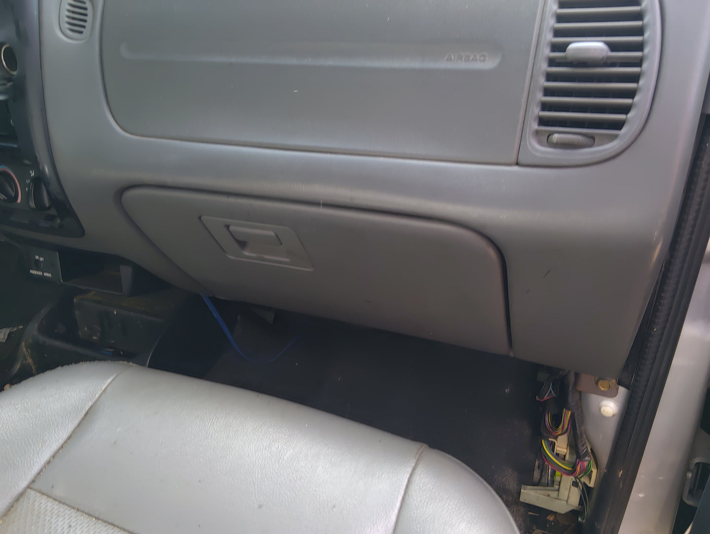 2004 Ford Ranger Passenger Glove Box Door Storage Compartment - Oemusedautoparts1.com