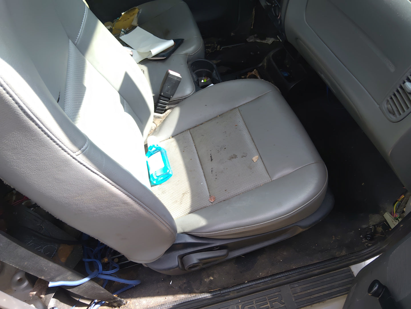 2004-2005 Ford Ranger Passenger Front Seat Oem 5030591 - Oemusedautoparts1.com