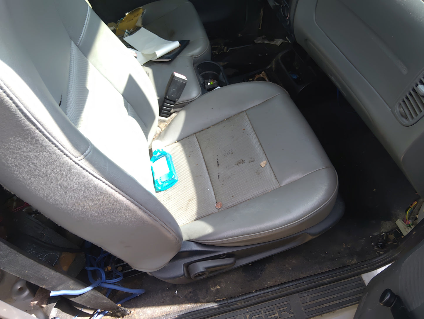 2004-2005 Ford Ranger Passenger Front Seat Oem 5030591 - Oemusedautoparts1.com