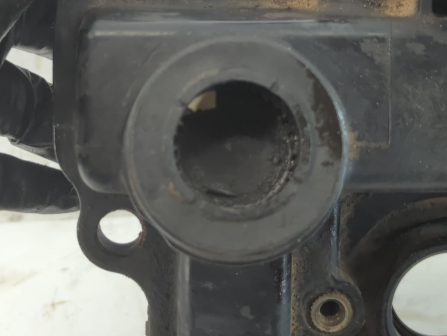 2004 Ford Ranger Driver Left Cylinder Head Valve Cover Fits OEM Used Auto Parts - Oemusedautoparts1.com