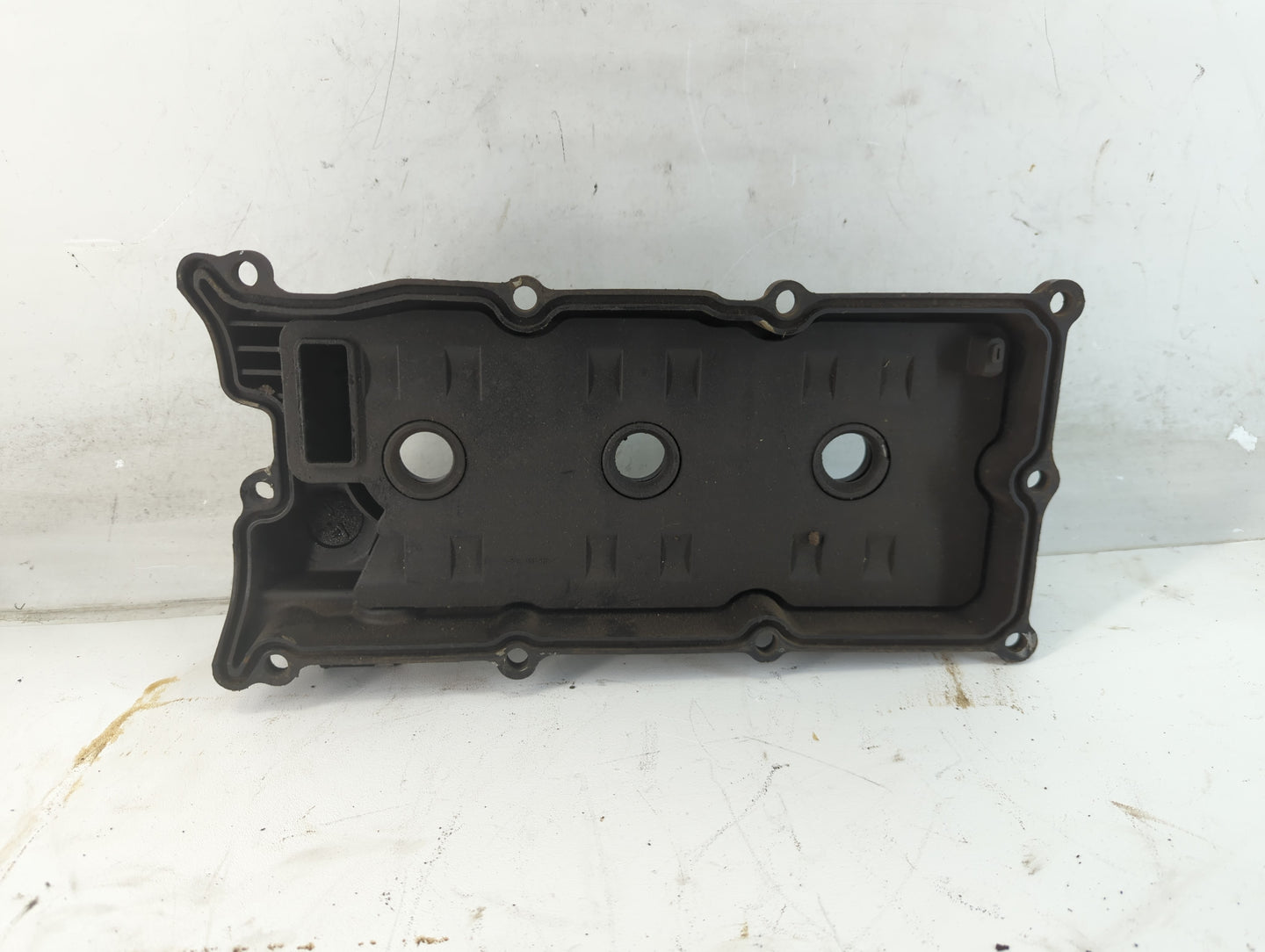 2004 Ford Ranger Driver Left Cylinder Head Valve Cover Fits OEM Used Auto Parts - Oemusedautoparts1.com