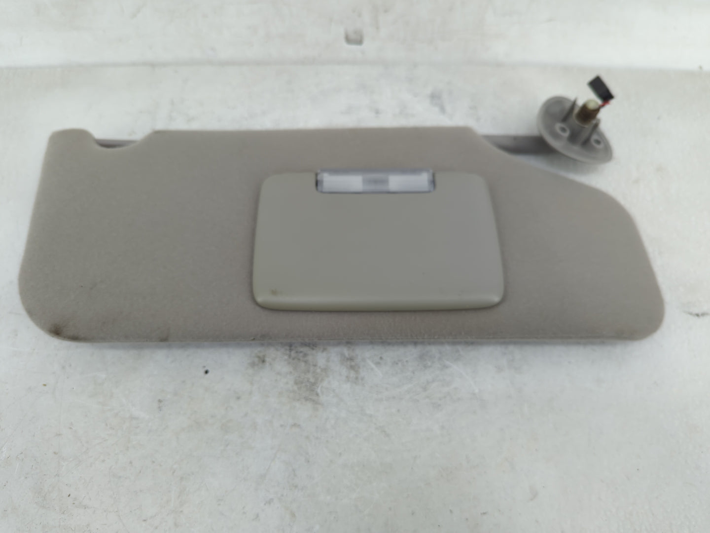 2004 Ford Taurus Sun Visor Shade Replacement Passenger Right Mirror Fits OEM Used Auto Parts - Oemusedautoparts1.com