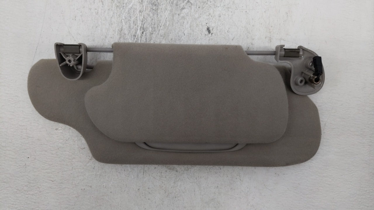 2004-2007 Ford Taurus Sun Visor Shade Replacement Passenger Right Mirror Fits Fits 2004 2005 2006 2007 OEM Used Auto Parts -
