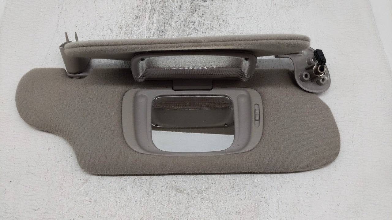 2004-2007 Ford Taurus Sun Visor Shade Replacement Passenger Right Mirror Fits Fits 2004 2005 2006 2007 OEM Used Auto Parts -