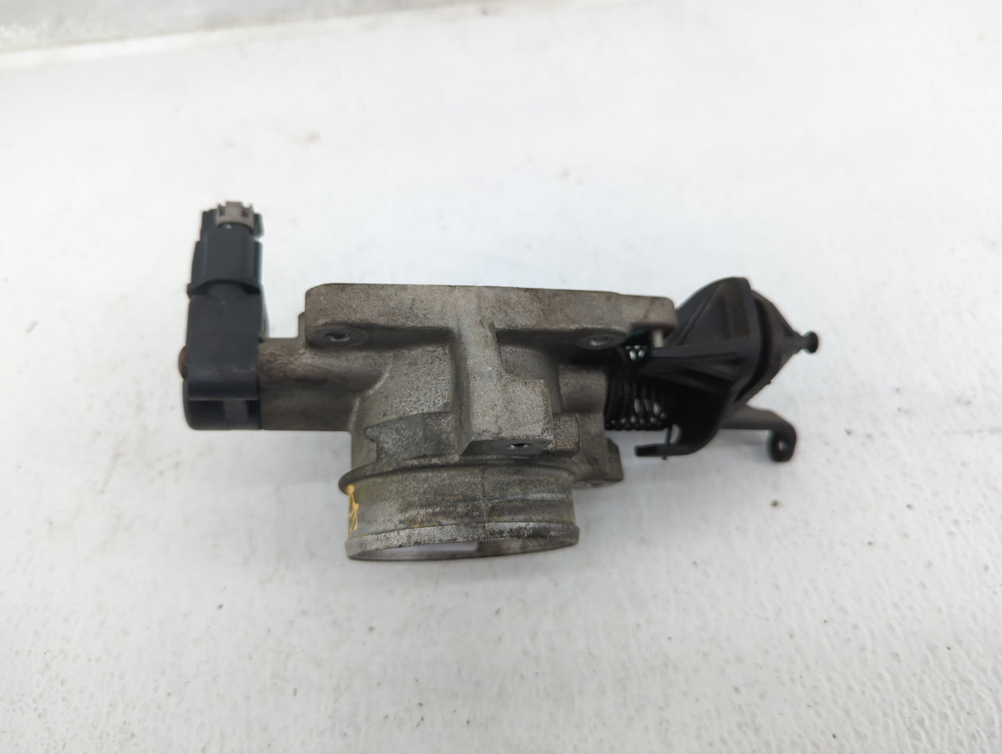2000-2007 Ford Taurus Throttle Body Fits Fits 2000 2001 2002 2003 2004 2005 2006 2007 OEM Used Auto Parts - Oemusedautoparts
