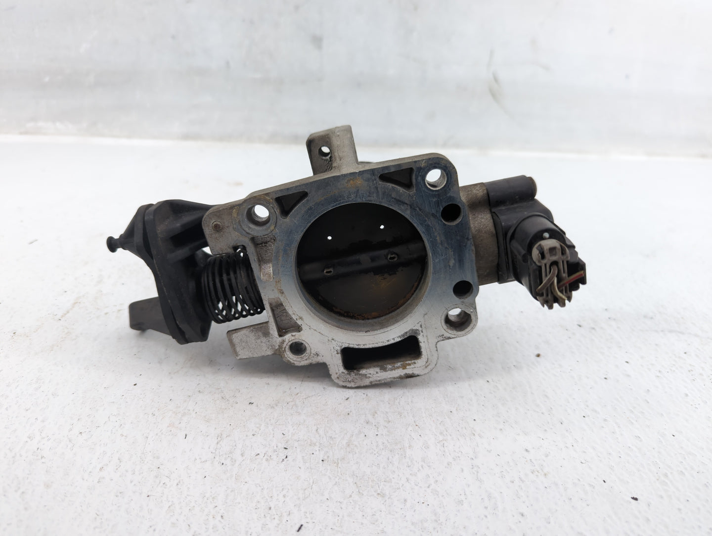 2000-2007 Ford Taurus Throttle Body Fits Fits 2000 2001 2002 2003 2004 2005 2006 2007 OEM Used Auto Parts - Oemusedautoparts