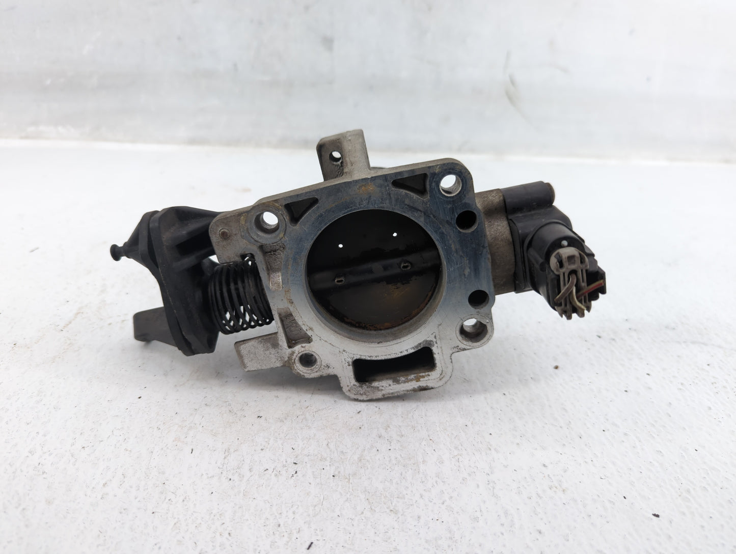 2000-2007 Ford Taurus Throttle Body Fits Fits 2000 2001 2002 2003 2004 2005 2006 2007 OEM Used Auto Parts - Oemusedautoparts