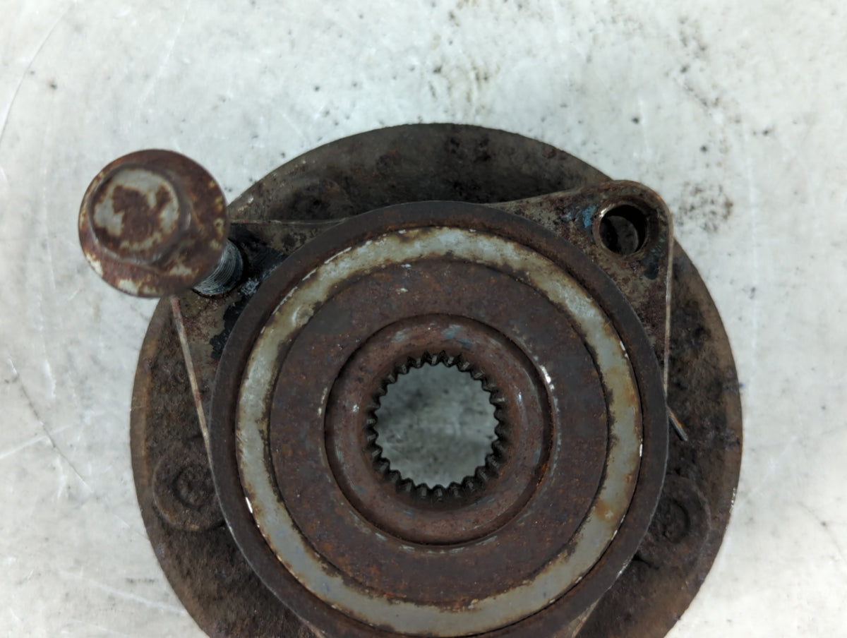 2004 Ford Taurus HUB - Oemusedautoparts1.com