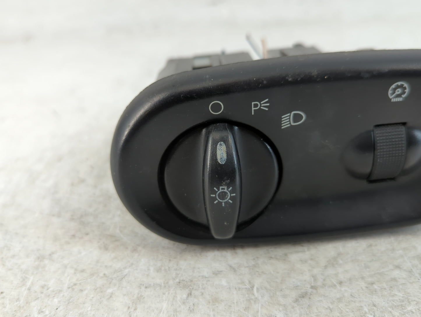 2004 Ford Taurus Headlight Lamp Control Switch Black - Oemusedautoparts1.com