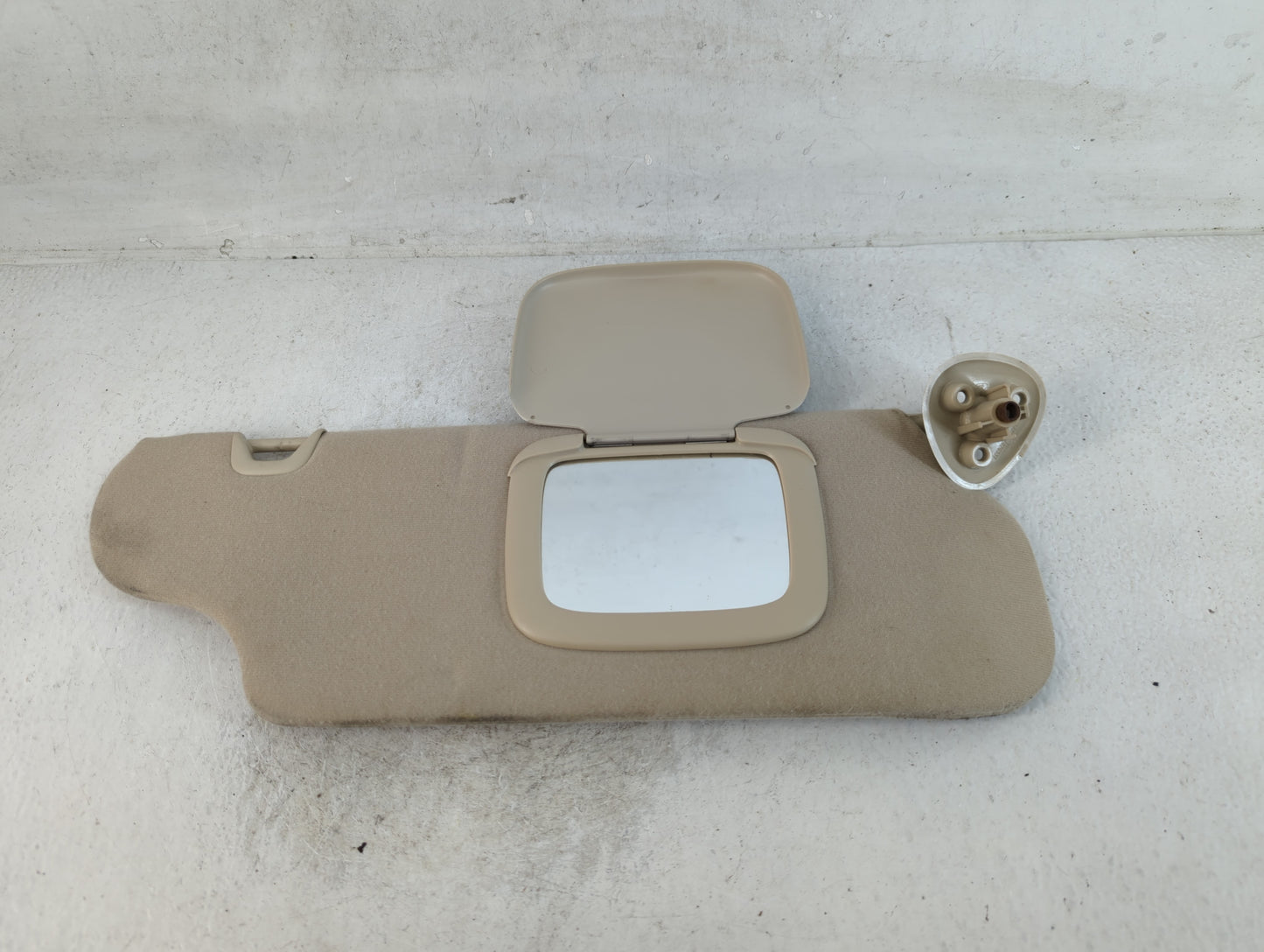 2004 Ford Taurus Sun Visor Shade Replacement Passenger Right Mirror Fits OEM Used Auto Parts - Oemusedautoparts1.com
